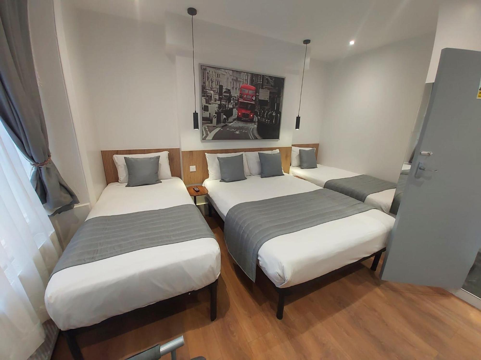 Falcon Hotel Лондон Екстериор снимка